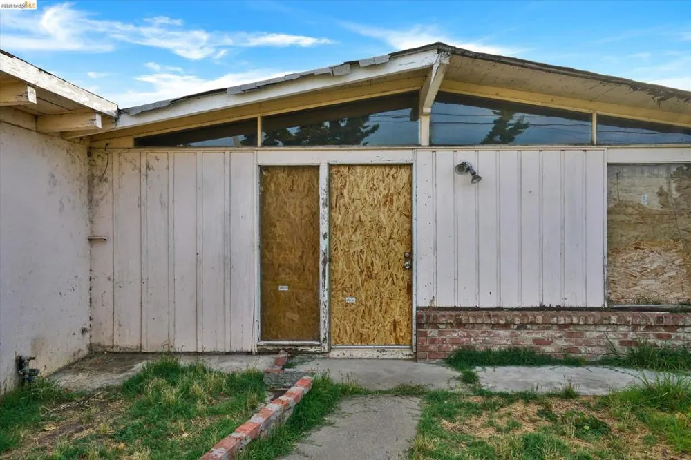 27758 La Porte Ave Hayward, CA 94545