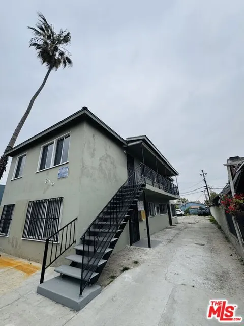 810 W 62nd Street #1