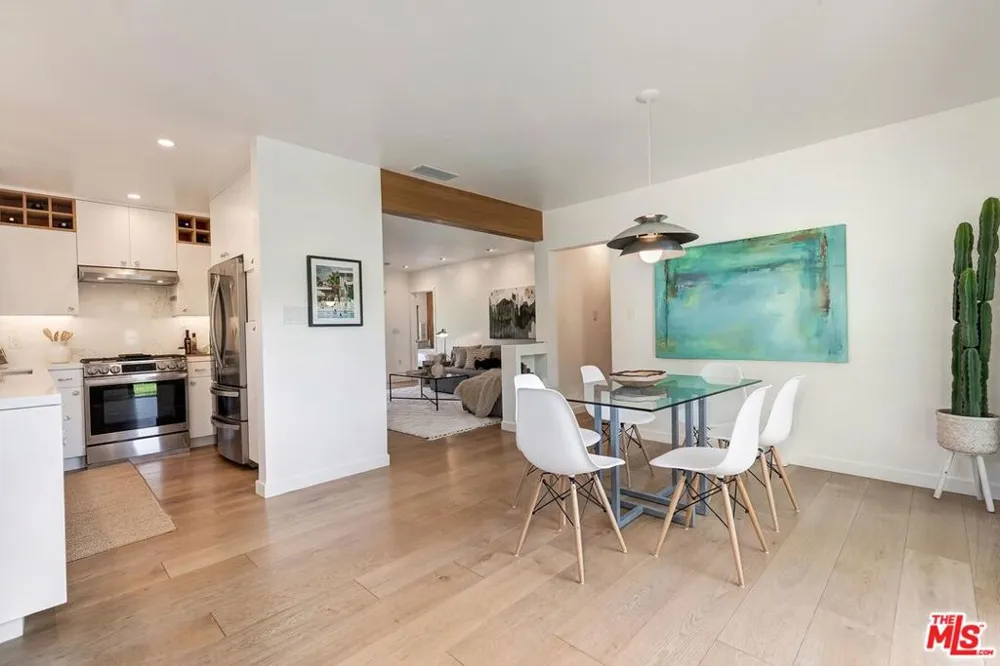 2211 Ashland Avenue Santa Monica, CA 90405