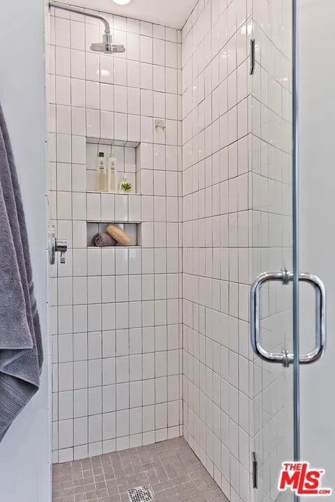 2211 Ashland Avenue Santa Monica, CA 90405