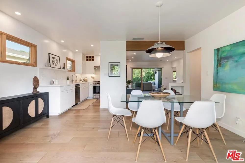 2211 Ashland Avenue Santa Monica, CA 90405
