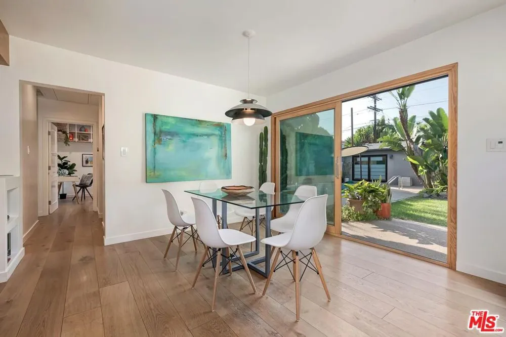 2211 Ashland Avenue Santa Monica, CA 90405