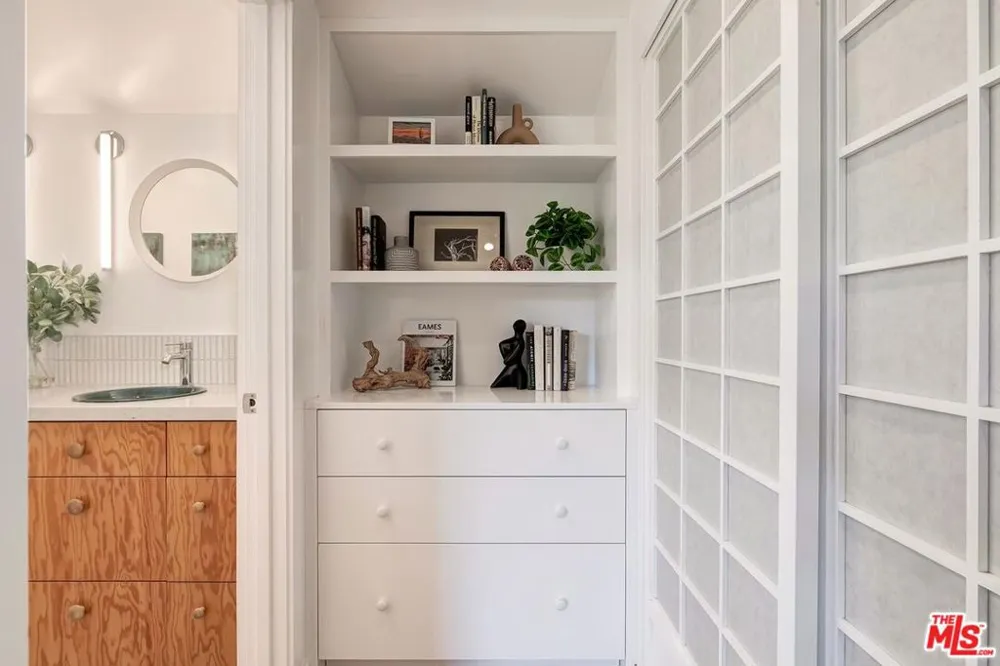 2211 Ashland Avenue Santa Monica, CA 90405