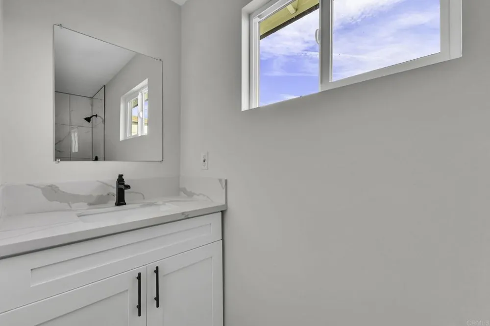 2027 E AVENUE National City, CA 91950