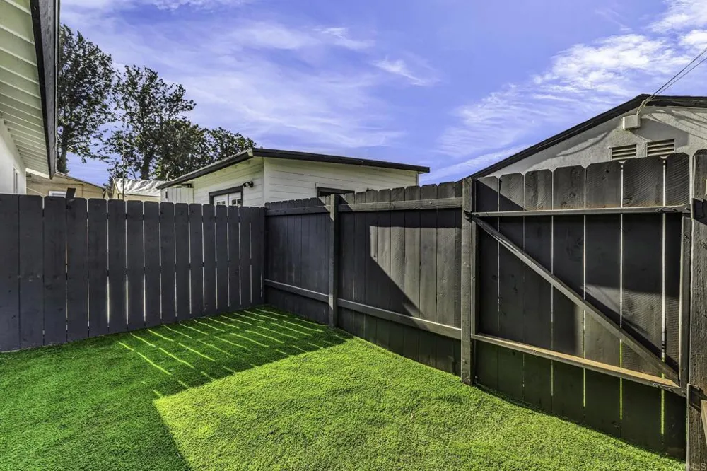 2027 E AVENUE National City, CA 91950