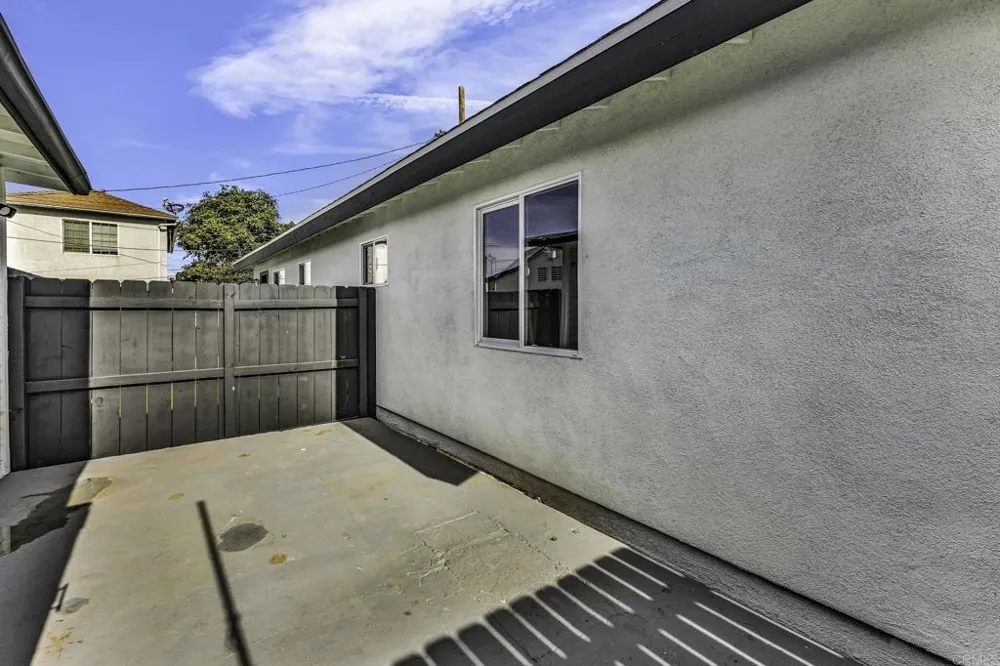 2027 E AVENUE National City, CA 91950