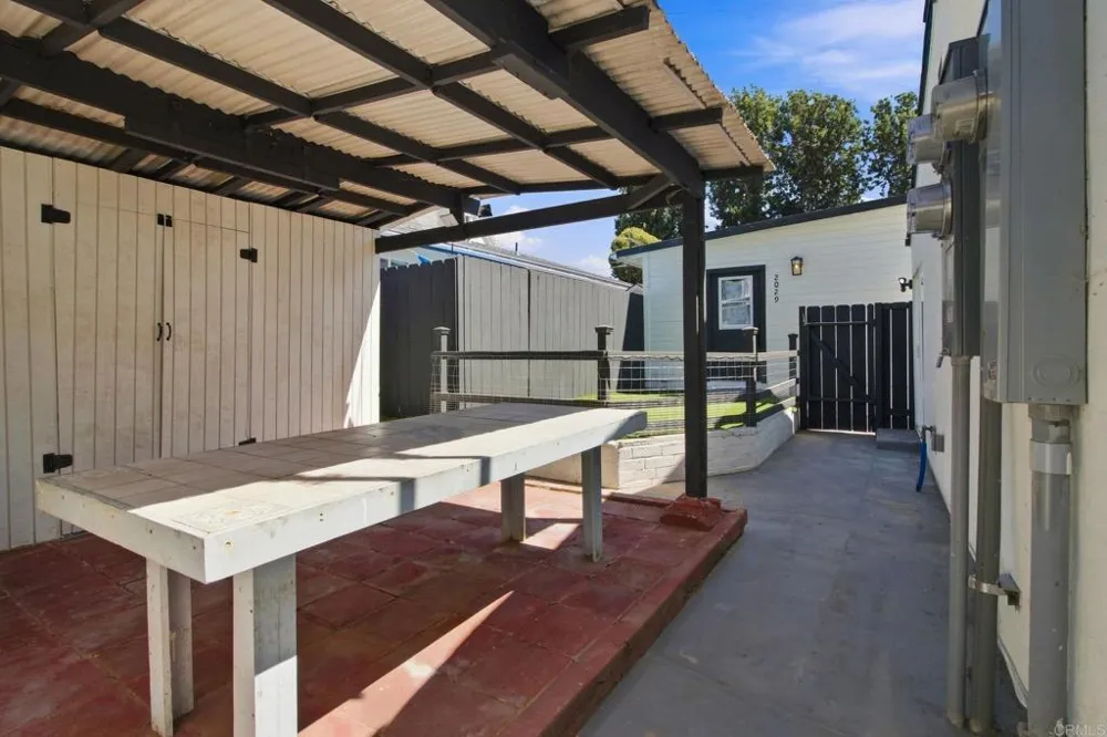 2027 E AVENUE National City, CA 91950