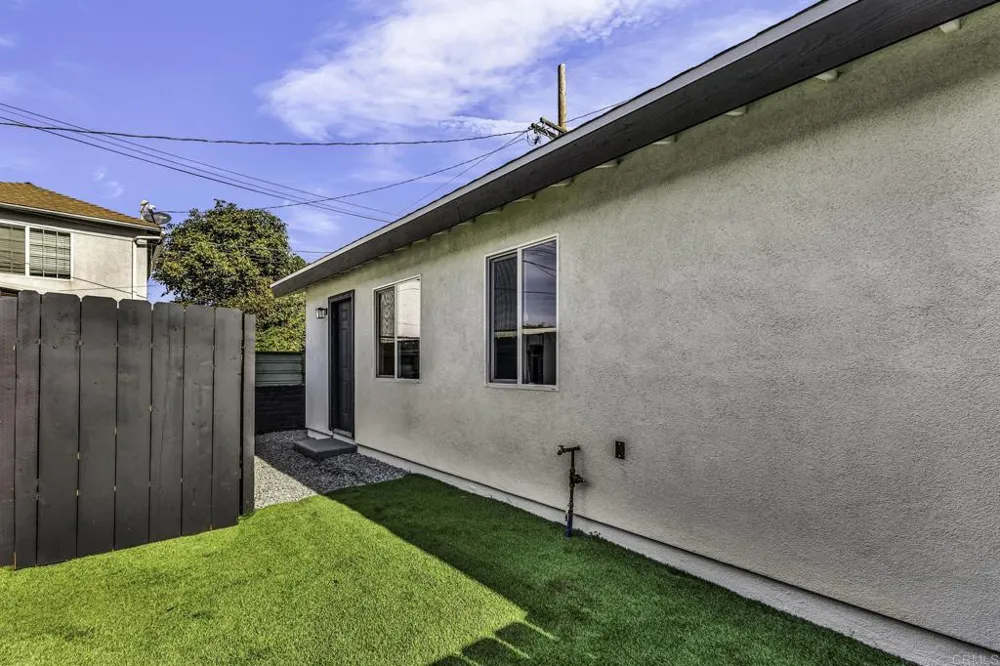 2027 E AVENUE National City, CA 91950