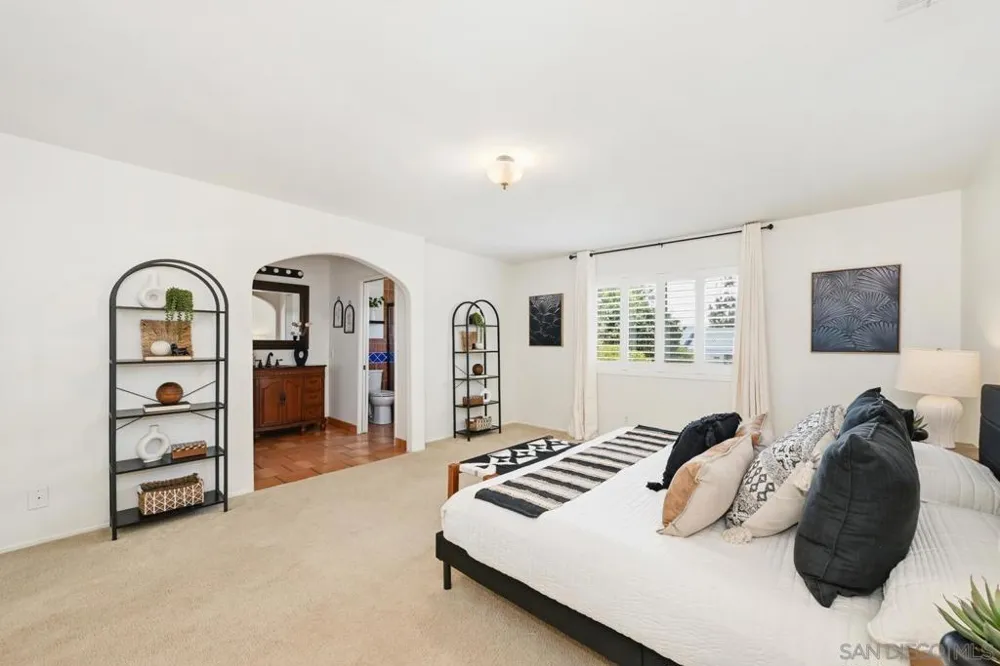 2826 Calle De Malibu Escondido, CA 92029