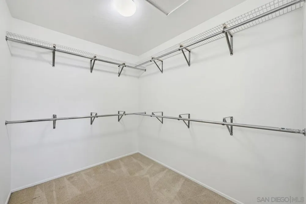 2826 Calle De Malibu Escondido, CA 92029
