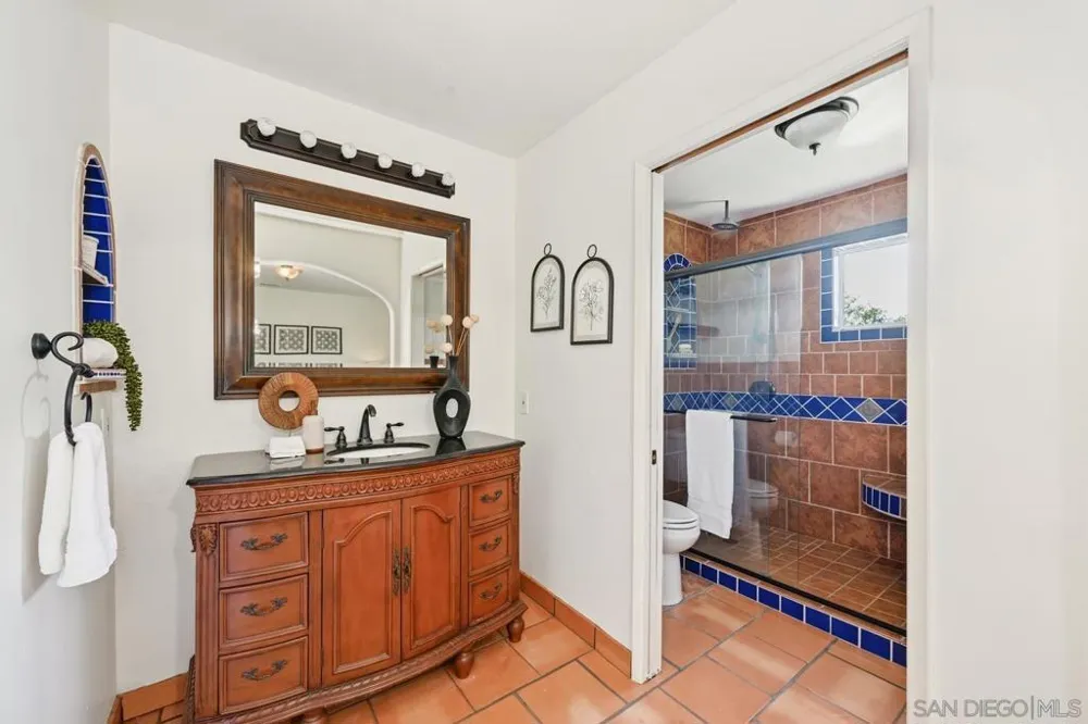 2826 Calle De Malibu Escondido, CA 92029