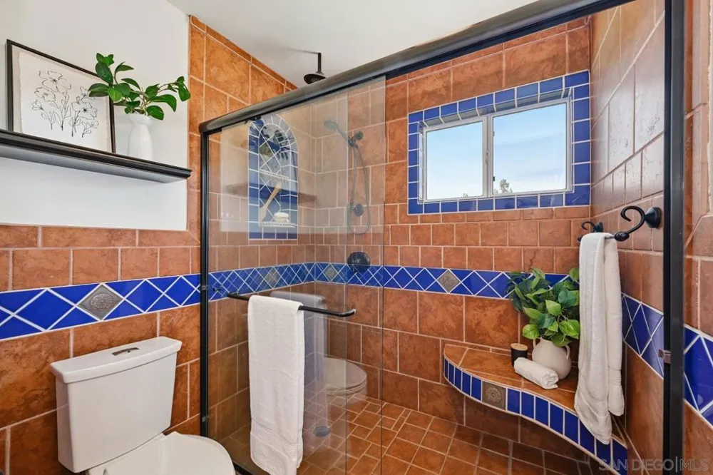 2826 Calle De Malibu Escondido, CA 92029