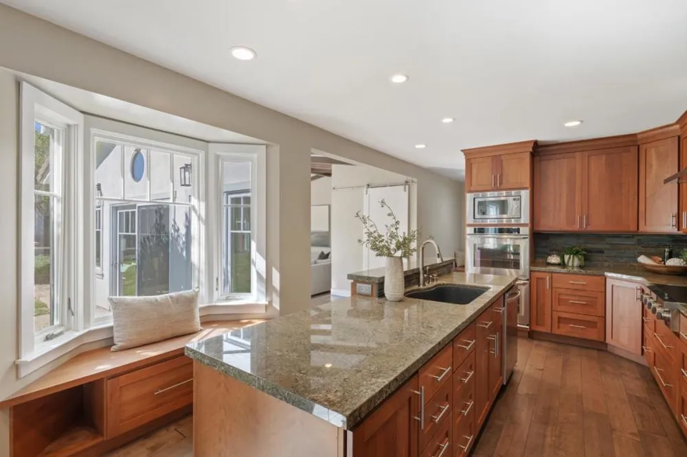 90 Marvin Avenue Los Altos, CA 94022