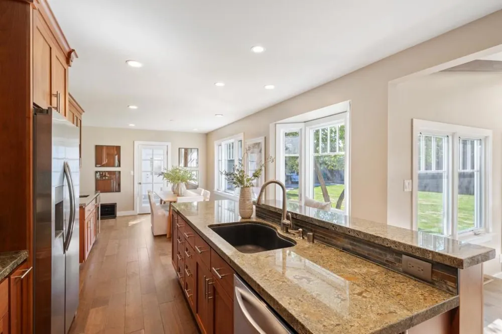 90 Marvin Avenue Los Altos, CA 94022