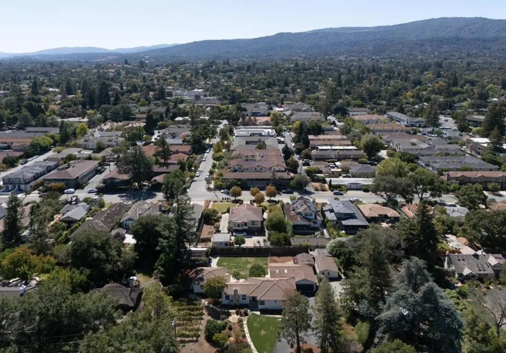 90 Marvin Avenue Los Altos, CA 94022