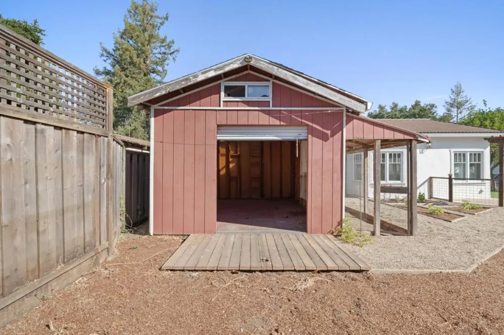 90 Marvin Avenue Los Altos, CA 94022