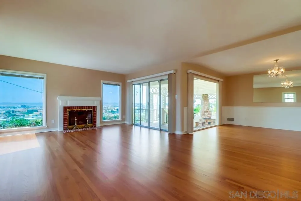 3812 Henry St. San Diego, CA 92110