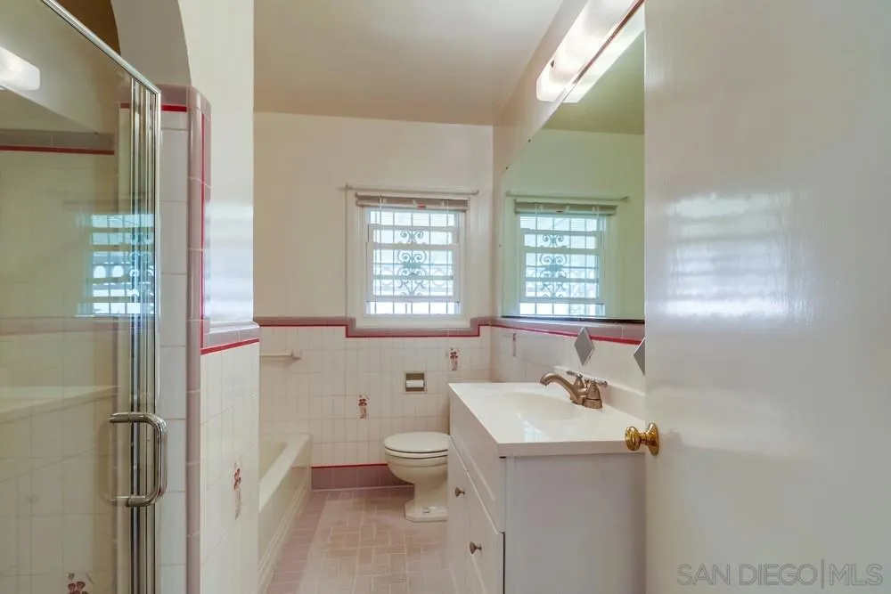 3812 Henry St. San Diego, CA 92110