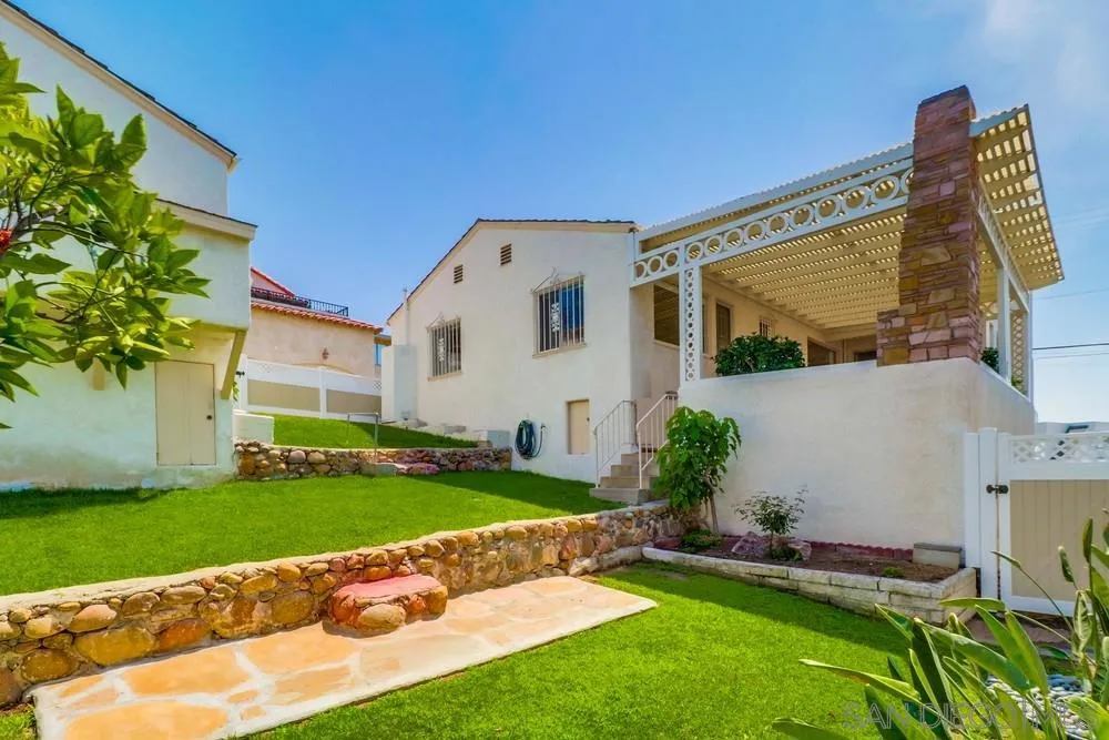 3812 Henry St. San Diego, CA 92110