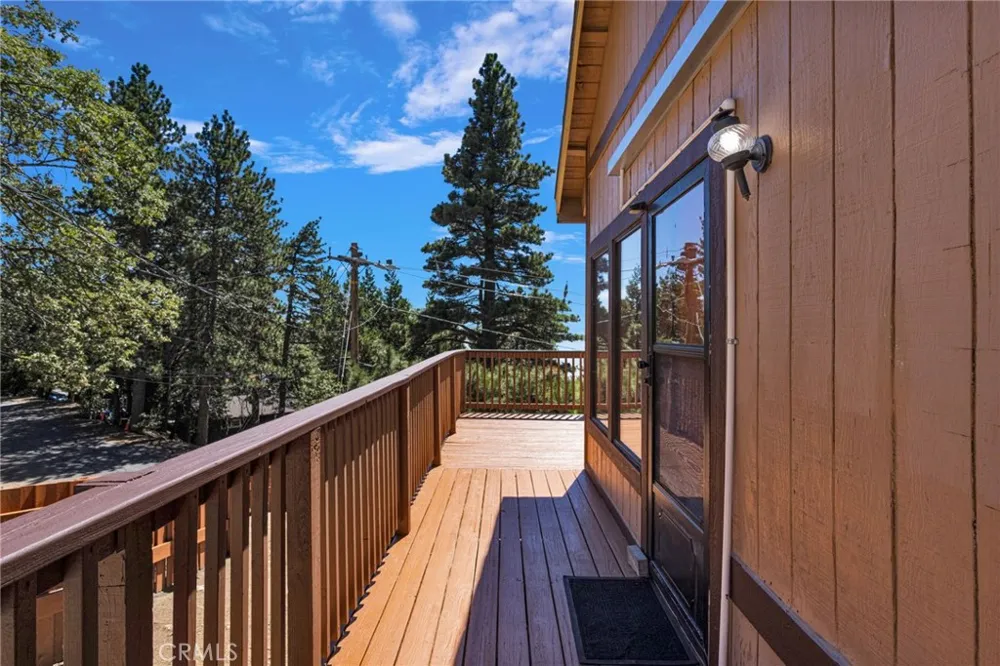 30772 Knoll View Running Springs, CA 92382