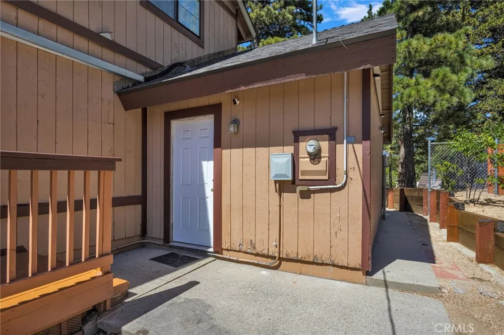 30772 Knoll View Running Springs, CA 92382