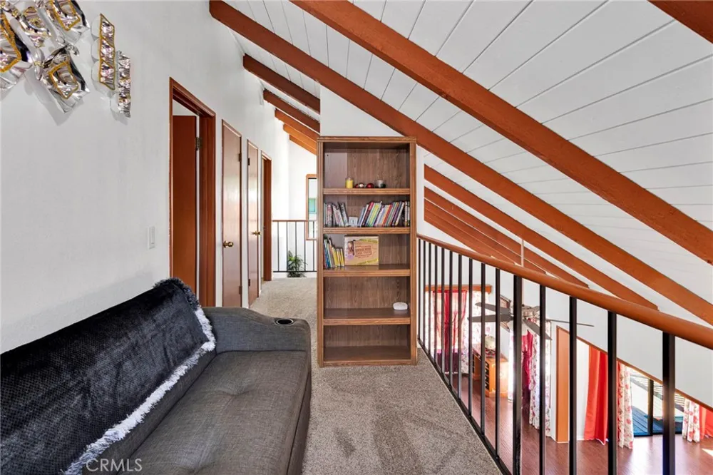30772 Knoll View Running Springs, CA 92382