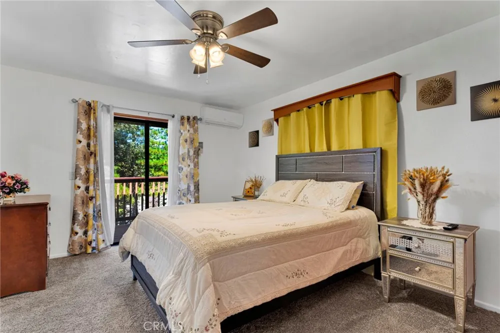 30772 Knoll View Running Springs, CA 92382
