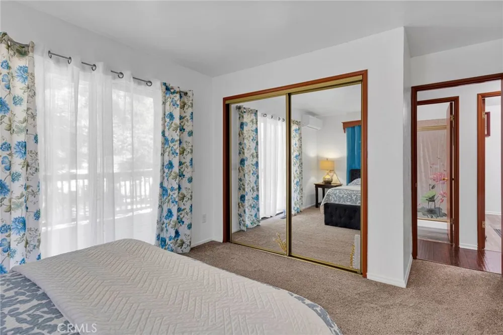 30772 Knoll View Running Springs, CA 92382