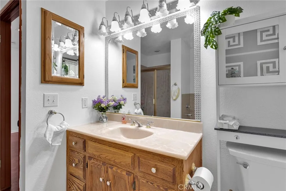 30772 Knoll View Running Springs, CA 92382