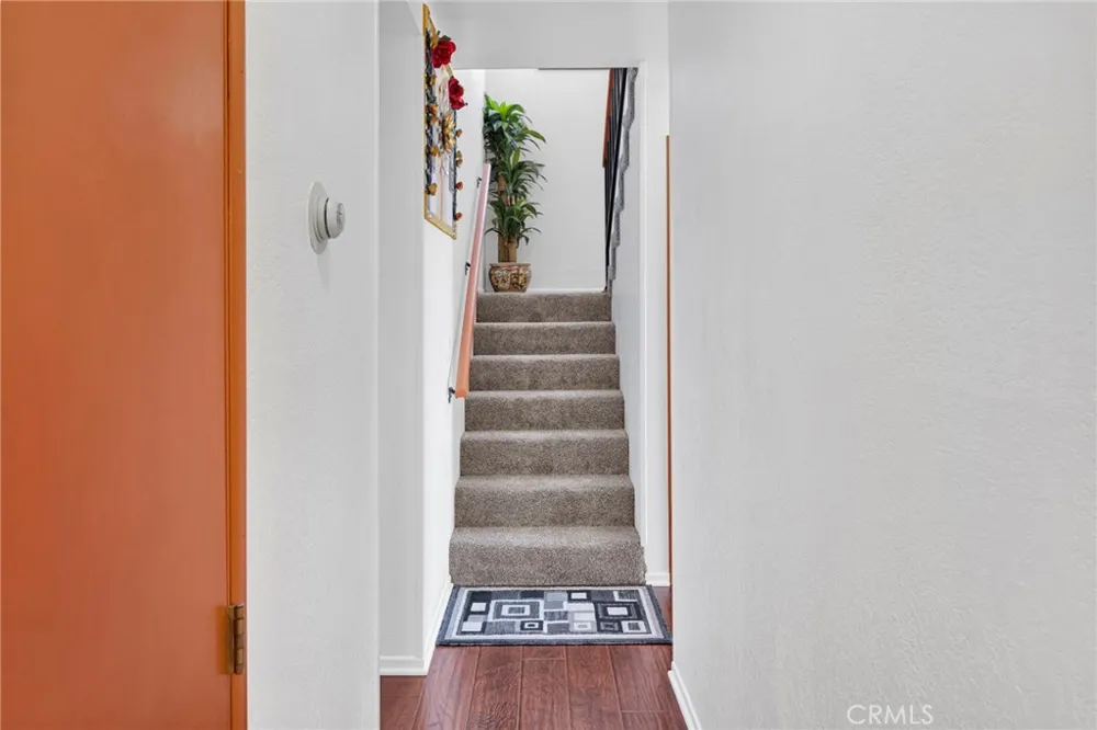 30772 Knoll View Running Springs, CA 92382