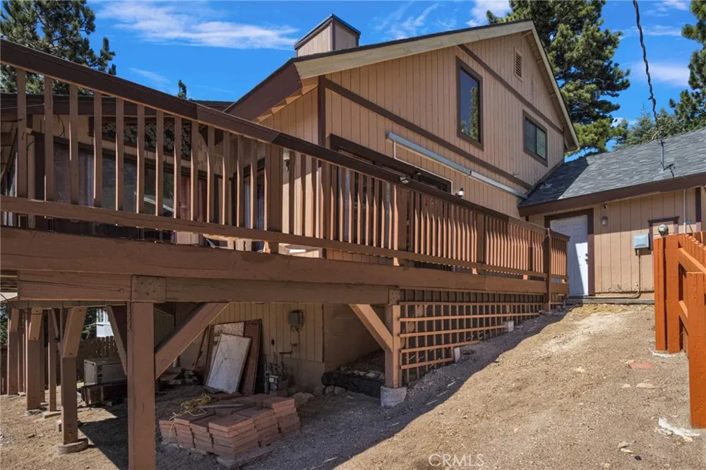 30772 Knoll View Running Springs, CA 92382