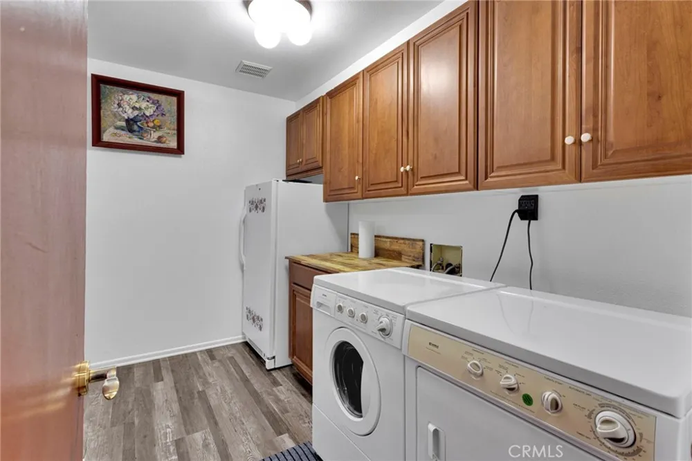 30772 Knoll View Running Springs, CA 92382