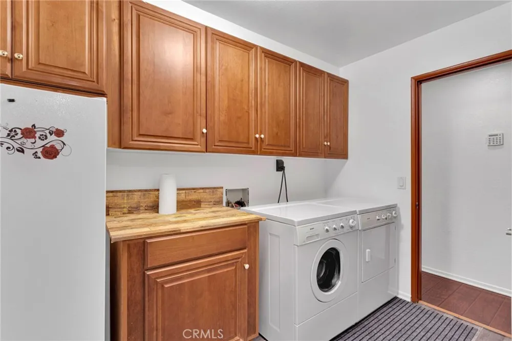 30772 Knoll View Running Springs, CA 92382