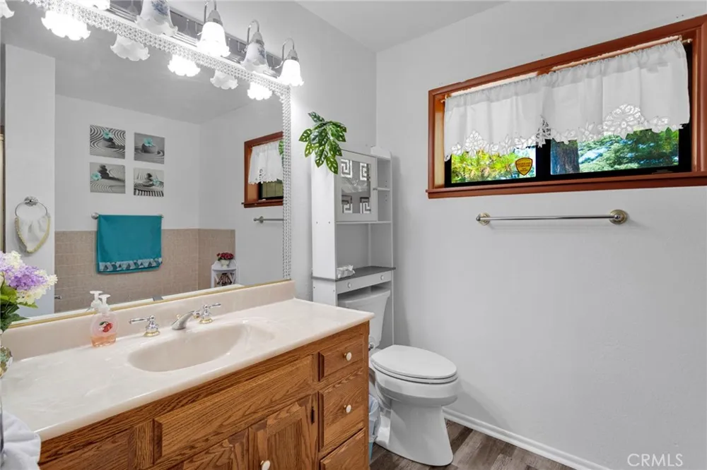 30772 Knoll View Running Springs, CA 92382
