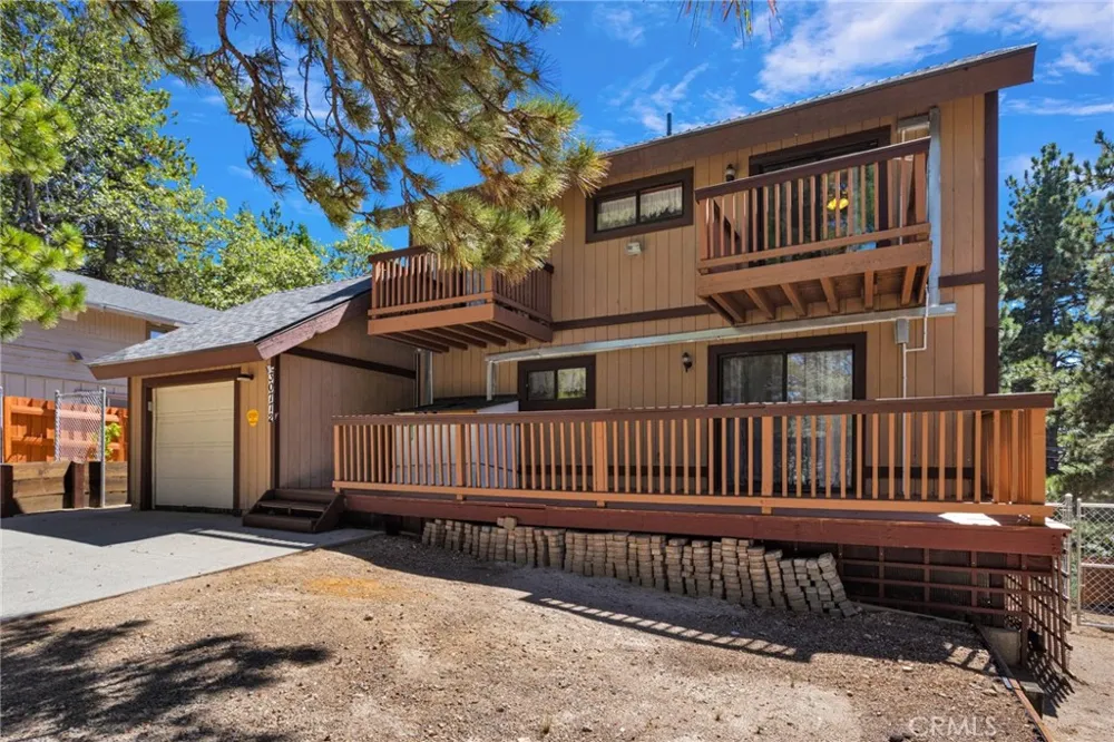 30772 Knoll View Running Springs, CA 92382