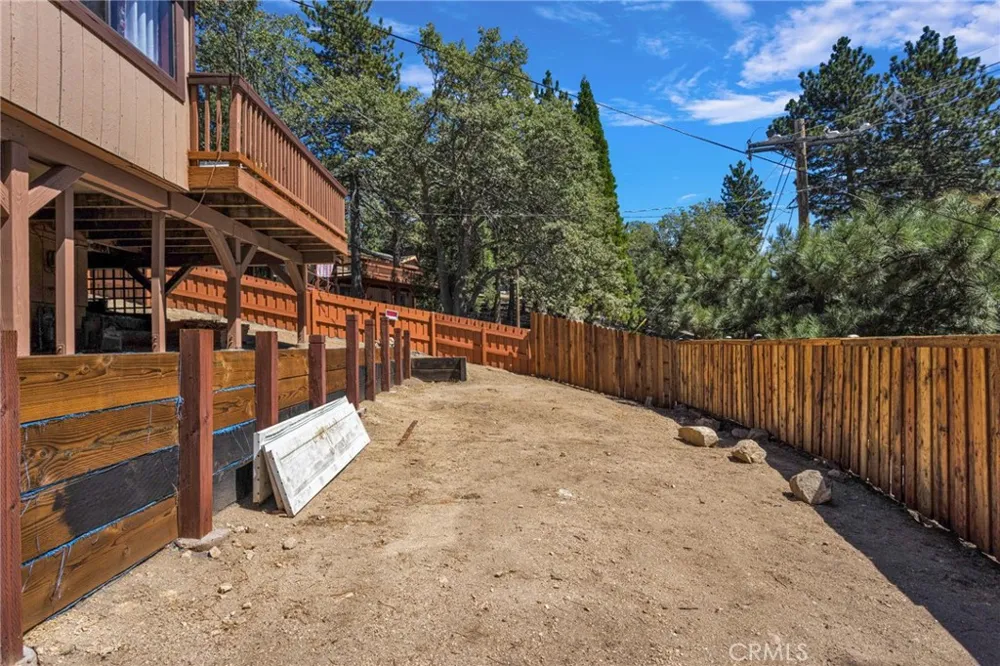 30772 Knoll View Running Springs, CA 92382