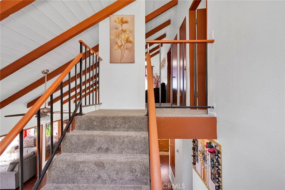 30772 Knoll View Running Springs, CA 92382