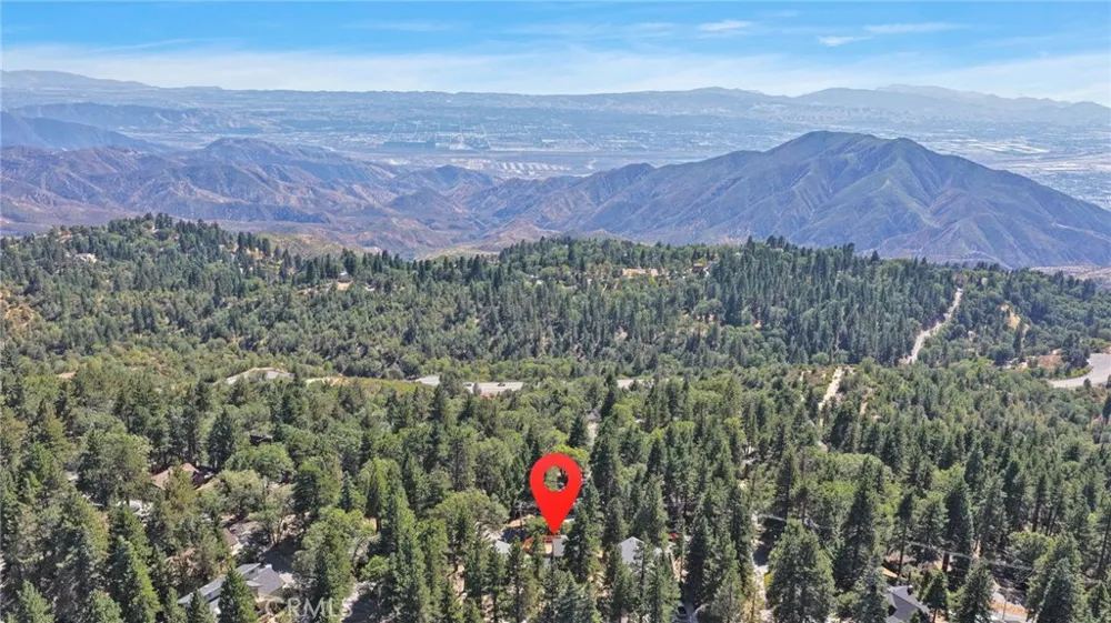 30772 Knoll View Running Springs, CA 92382