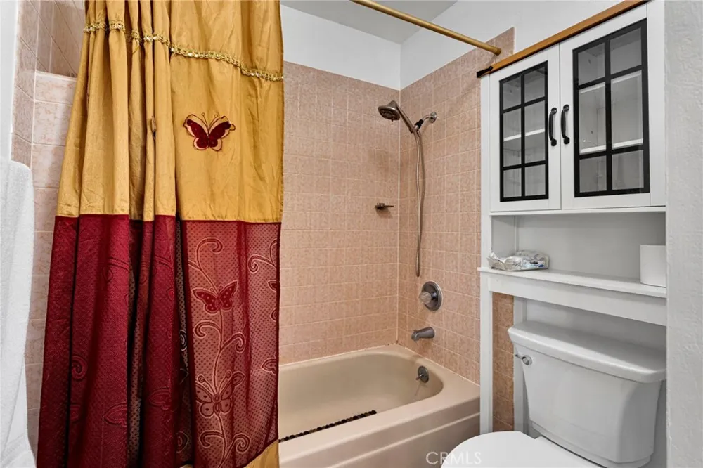 30772 Knoll View Running Springs, CA 92382