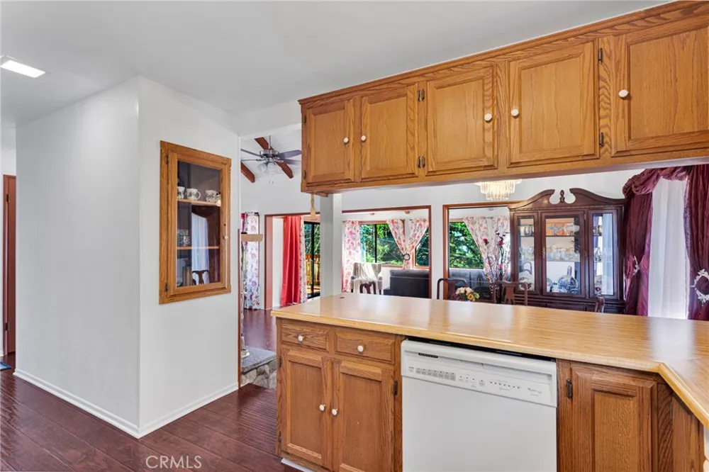 30772 Knoll View Running Springs, CA 92382