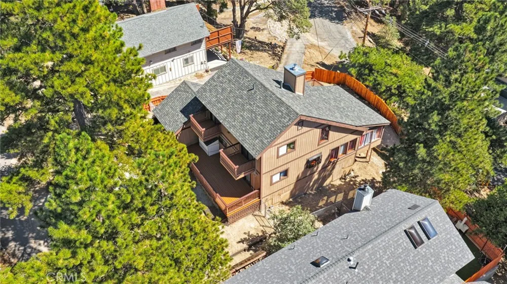 30772 Knoll View Running Springs, CA 92382