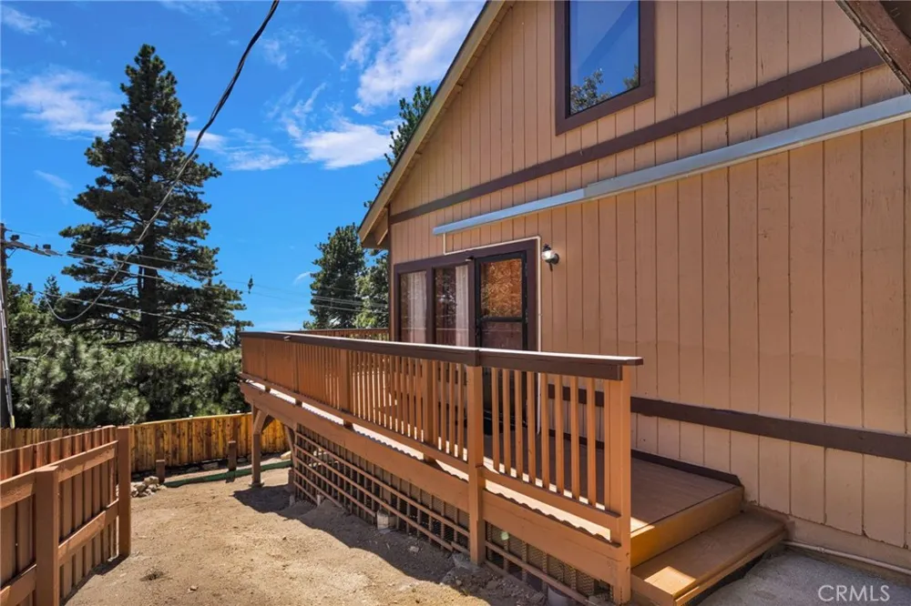 30772 Knoll View Running Springs, CA 92382