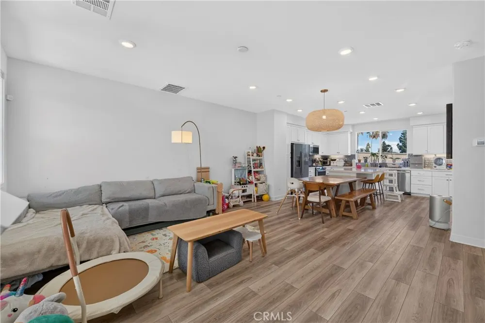 1635 W Lincoln Avenue #103 Anaheim, CA 92801