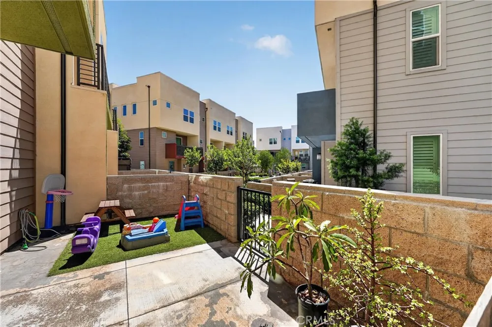 1635 W Lincoln Avenue #103 Anaheim, CA 92801