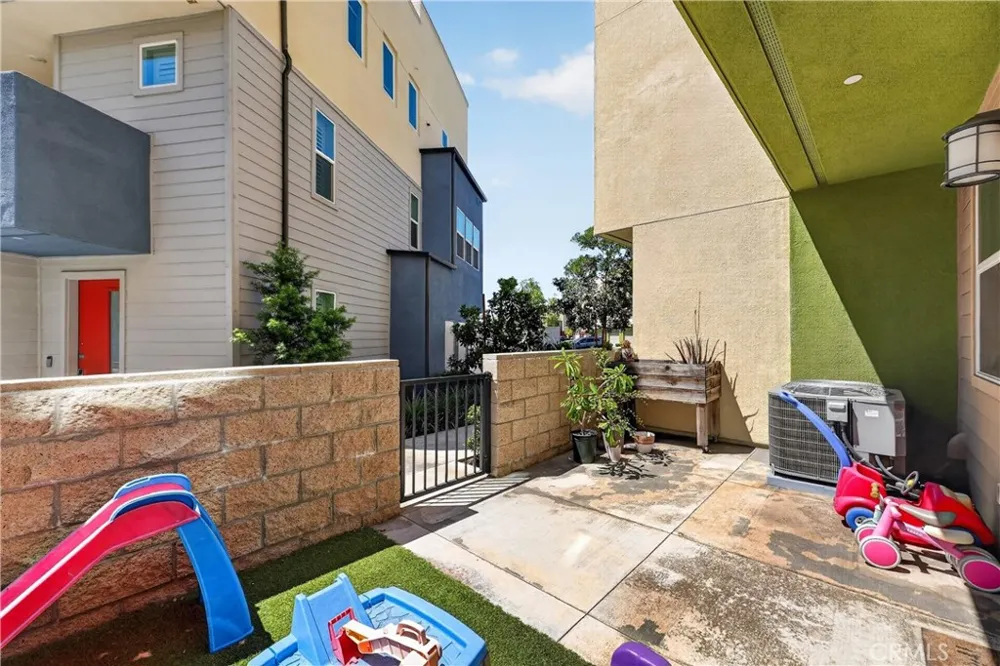 1635 W Lincoln Avenue #103 Anaheim, CA 92801