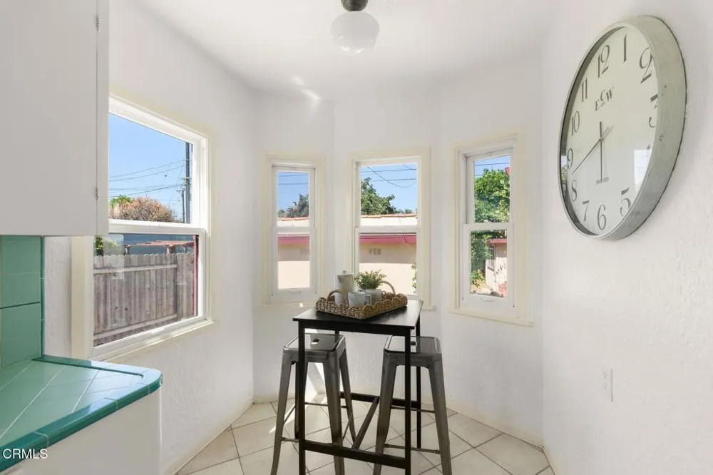 199 S Catalina Street Ventura, CA 93001