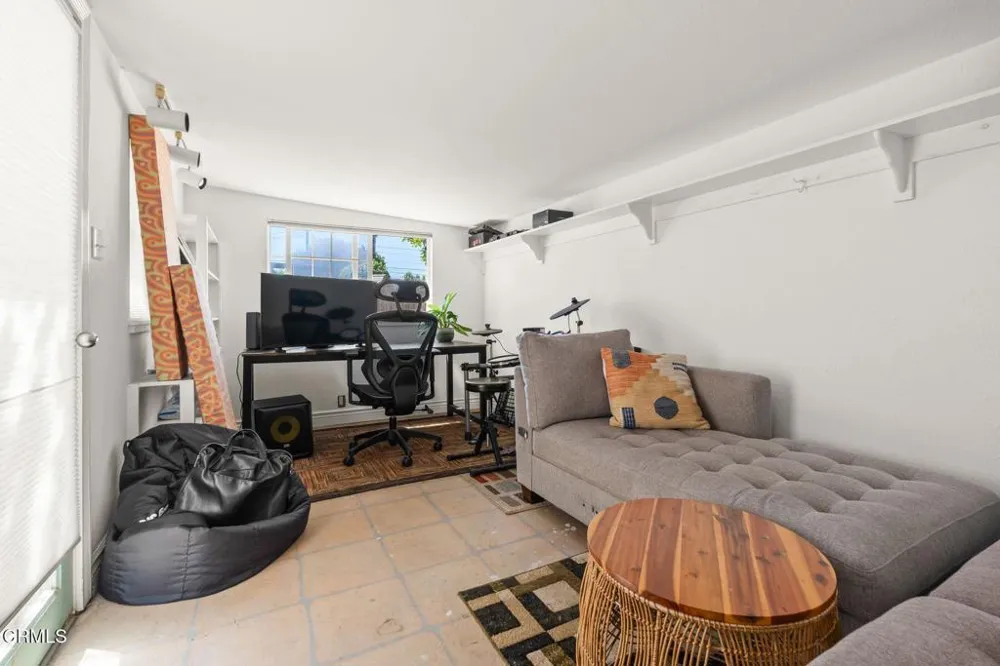 199 S Catalina Street Ventura, CA 93001