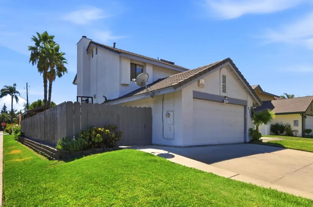 2512 Burlwood Drive Modesto, CA 95355