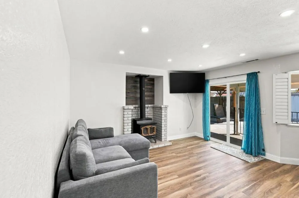 2512 Burlwood Drive Modesto, CA 95355