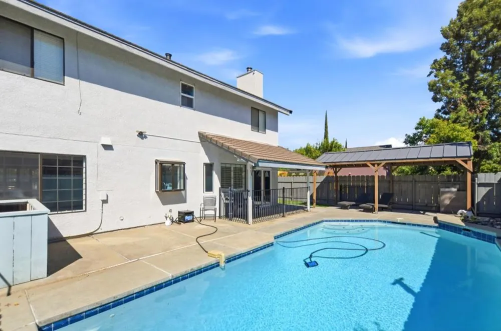 2512 Burlwood Drive Modesto, CA 95355